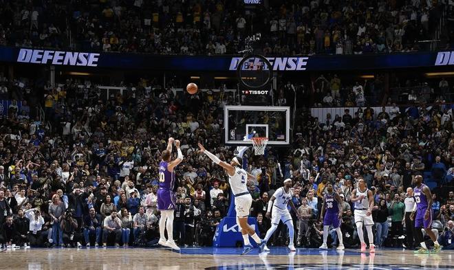 湖人客场绝杀魔术 肯纳德压哨三分助队豪取九连