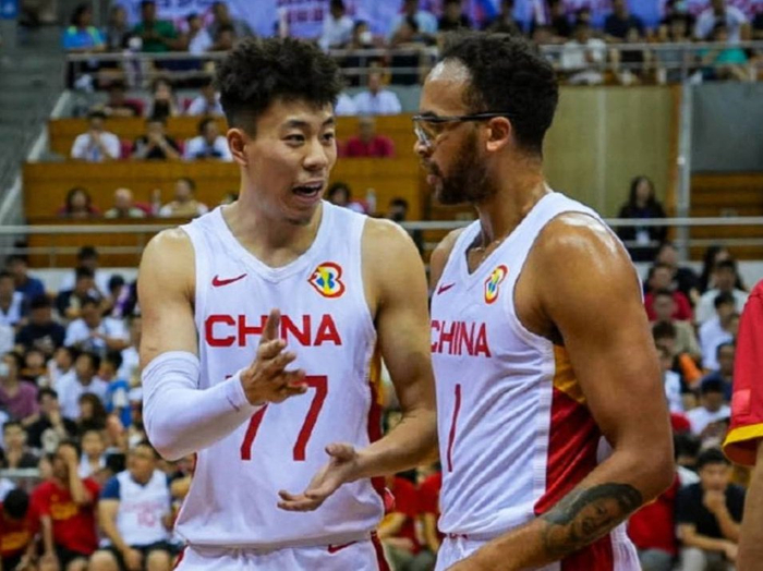 李凯尔回应球迷关切：将代表中国男篮征战世界