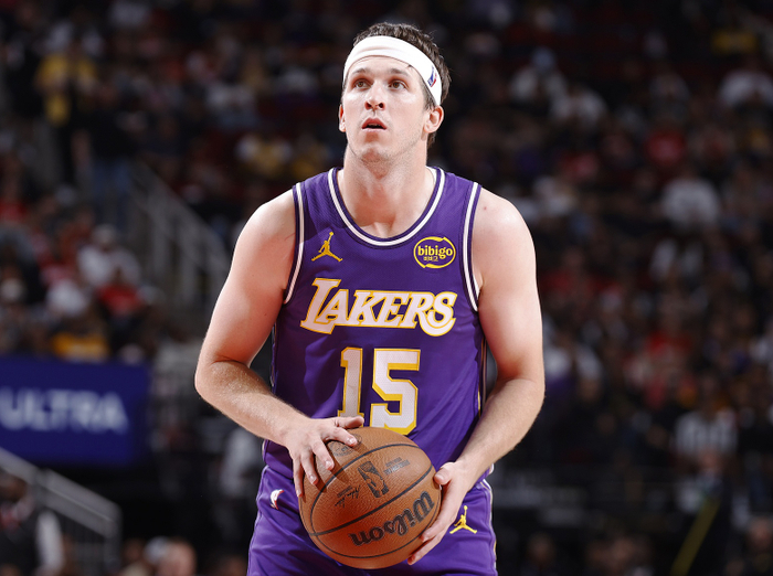 湖人新星奥斯汀·里夫斯爆发引顶薪合同热议