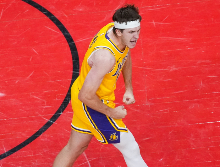 湖人新星奥斯汀·里夫斯爆发引顶薪合同热议