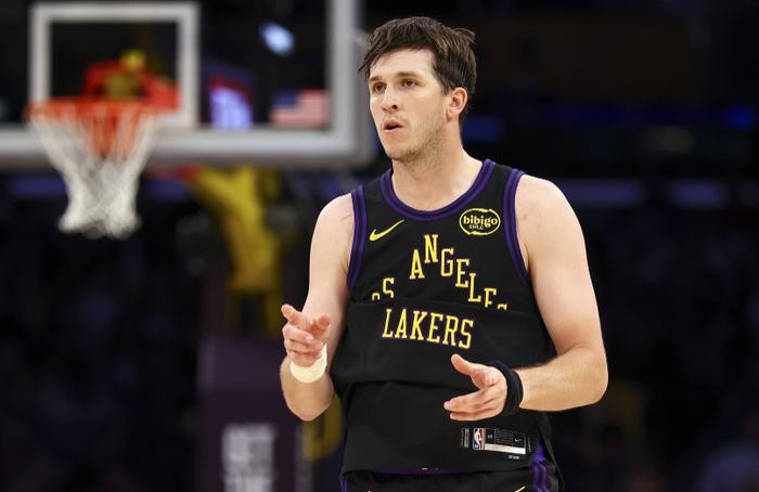 湖人新星奥斯汀·里夫斯爆发引顶薪合同热议