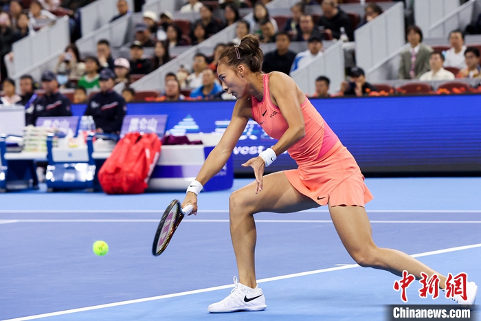 郑钦文中网女单晋级16强 下轮迎战阿尼西莫娃