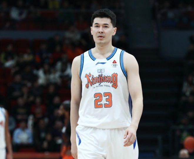 新疆男篮核心阿不都沙拉木赛季报销 球队排名垫