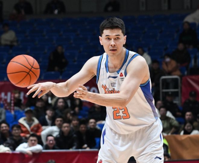 新疆男篮核心阿不都沙拉木赛季报销 球队排名垫