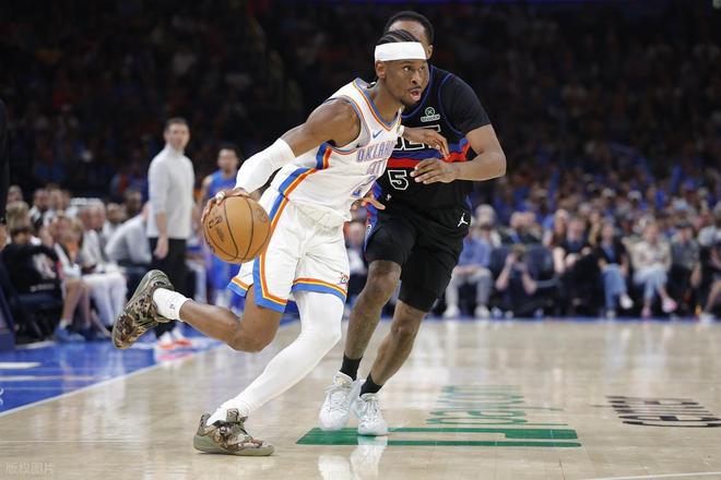 雷霆大胜湖人暴露阵容短板 詹姆斯难救球队惨败